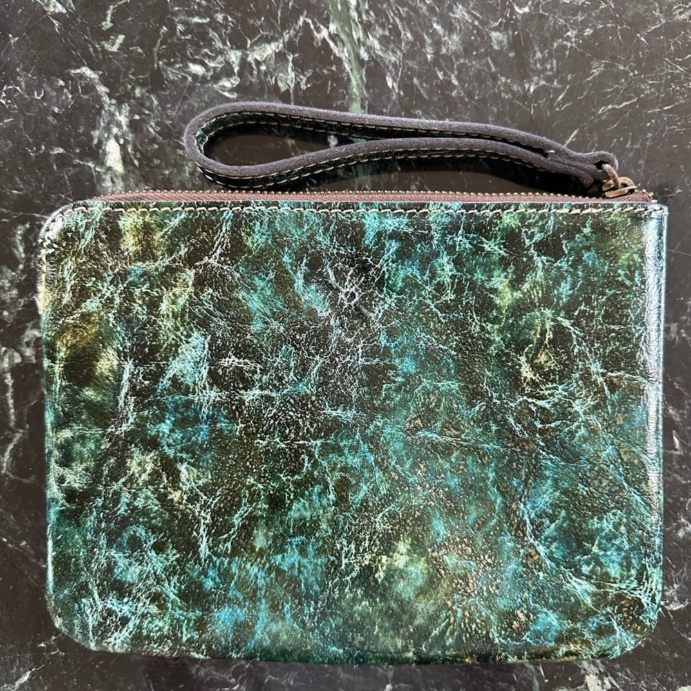 Patricia Nash Cassini Tooled Embossed Leather Wristlet - Picture 3 of 9